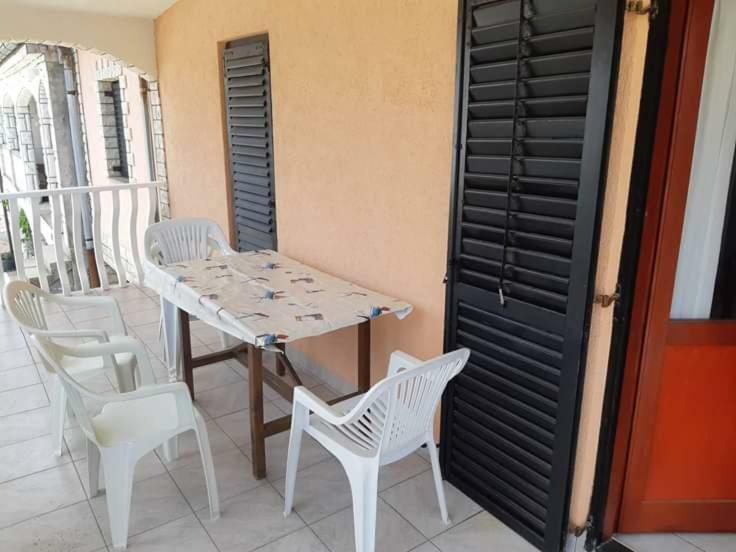 Apartmani Katica Vir Exterior photo
